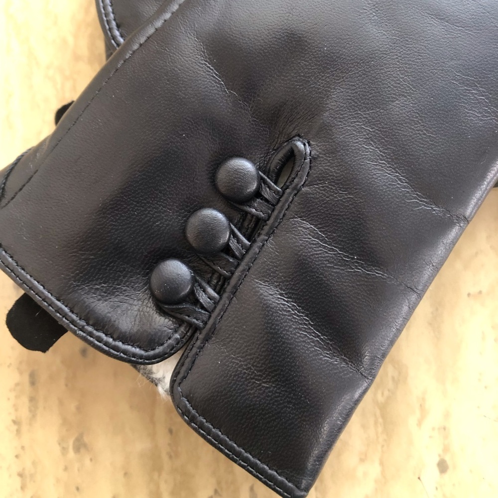 millie Authentic Sheep Leather Button Gloves - Picture 3 of 5